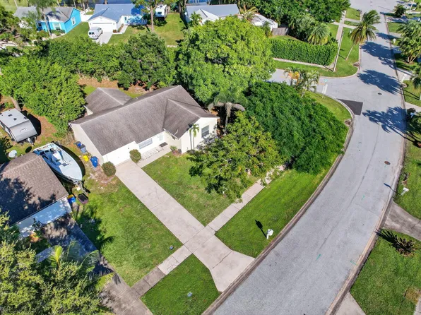 130 Lakeside Circle, Jupiter, FL 33458