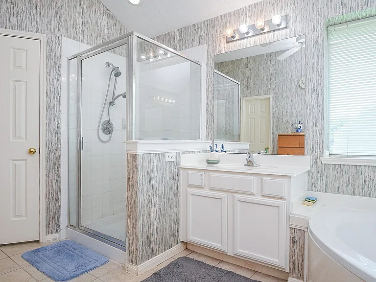 15715 Brookwood Lake Pl — Photo 12