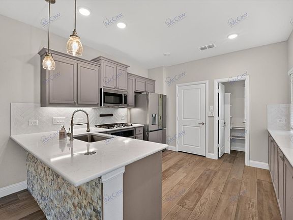 5th image of 159 Bryant Ln