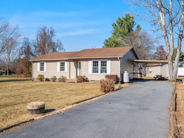 82 Mercer Cir, Grottoes, VA 24441