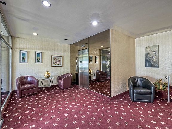 2nd image of 463 Summit Ave APT 1B
