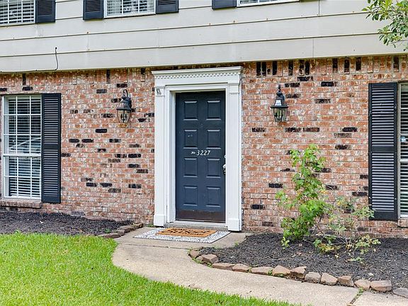 4th image of 3227 Villagedale Dr