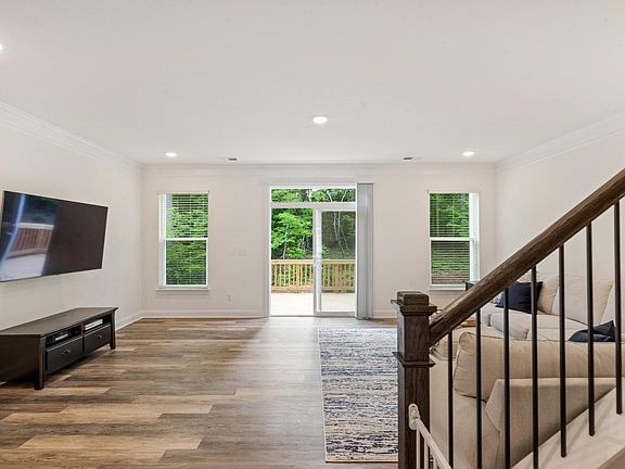 5th image of 10241 Glenmere Creek Cres
