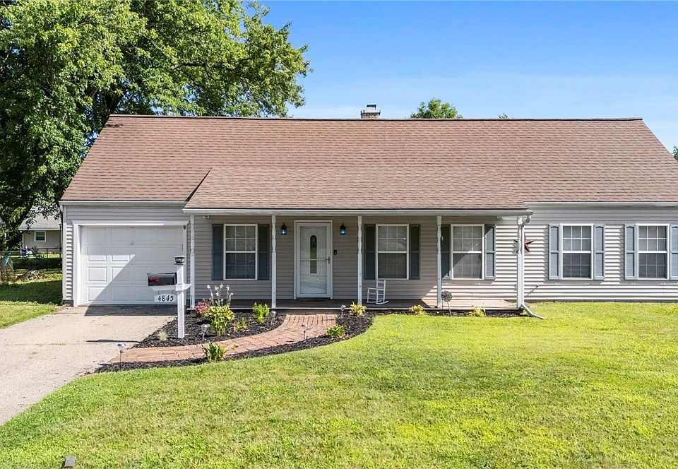 1st image of 4845 Redwood Dr