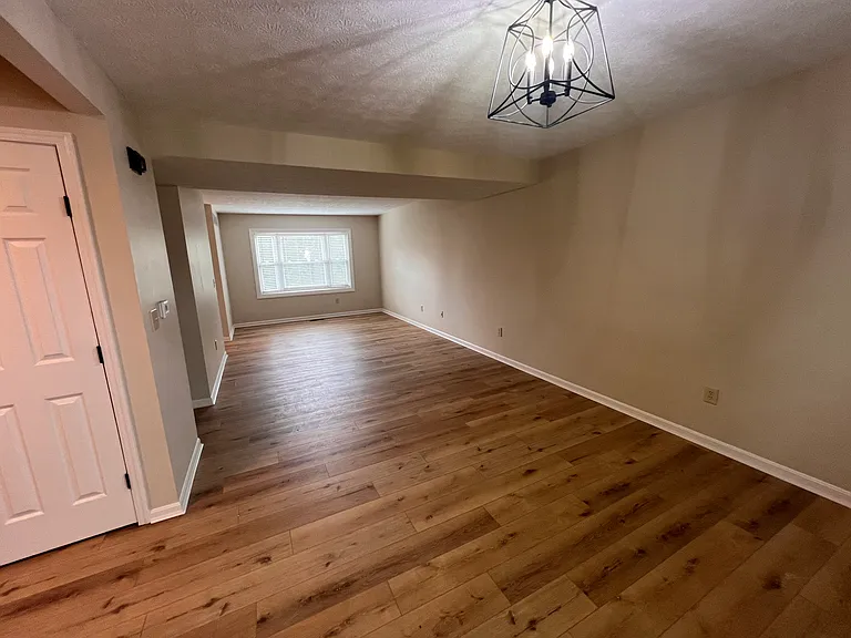 662 S Grand Ave — Photo 6
