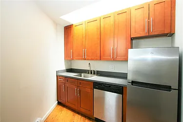 Rented by R New York