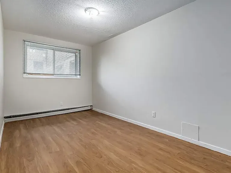 26 Maxwell Cres — Photo 18