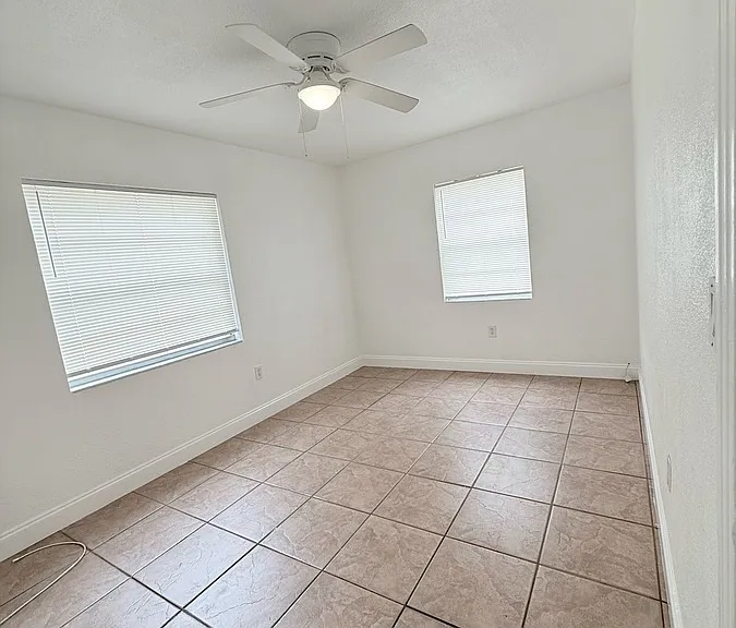 1252 Eldridge St — Photo 10