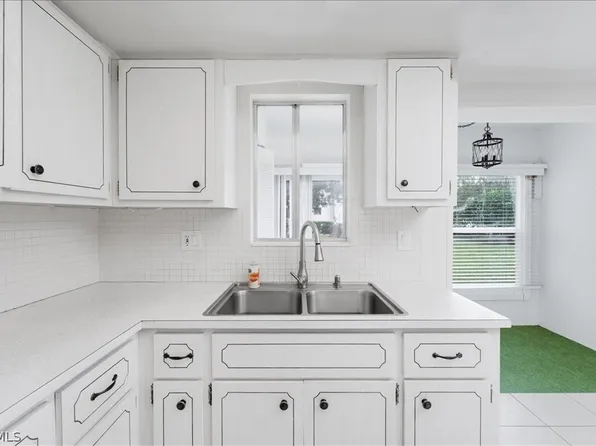 339 Joel Blvd APT 121, Lehigh Acres, FL 33936