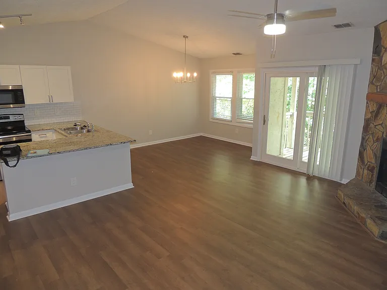 1006 Wood Creek Dr #8-1 — Photo 8
