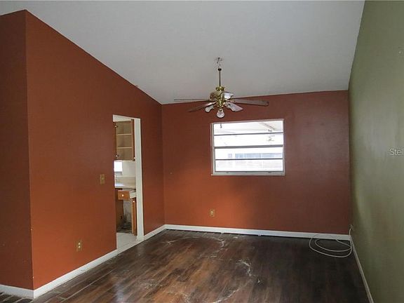 5th image of 309 Foxwood Dr