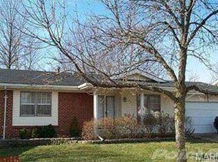 285 Village Creek Dr, Ballwin, MO