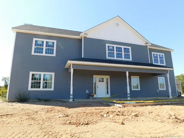 84 Quaker Street, Wallkill, NY 12589