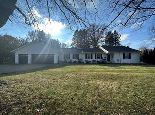 123 Maple Dr, Edinboro, PA 16412