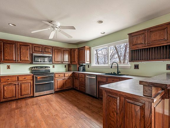 5th image of 13638 Spring Rd