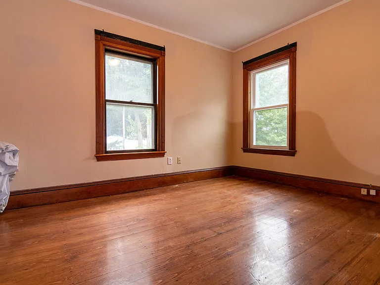 305 Central St — Photo 20