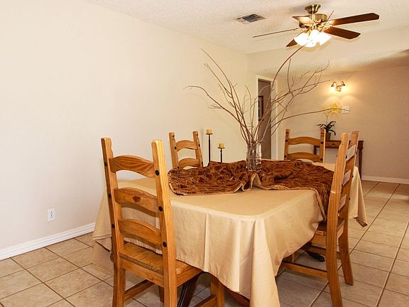 3rd image of 9243 Braswell St
