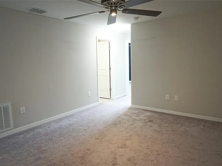 10669 Lake Montauk Dr — Photo 12