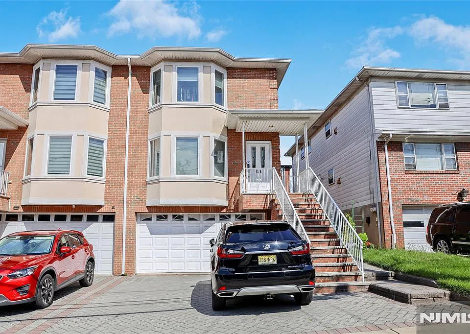 15 E Ruby Ave #B