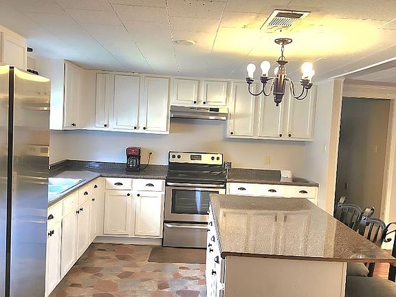 3rd image of 514 Arceneaux Rd