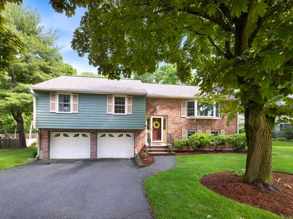 61 Red Gate Ln, Reading, MA 01867