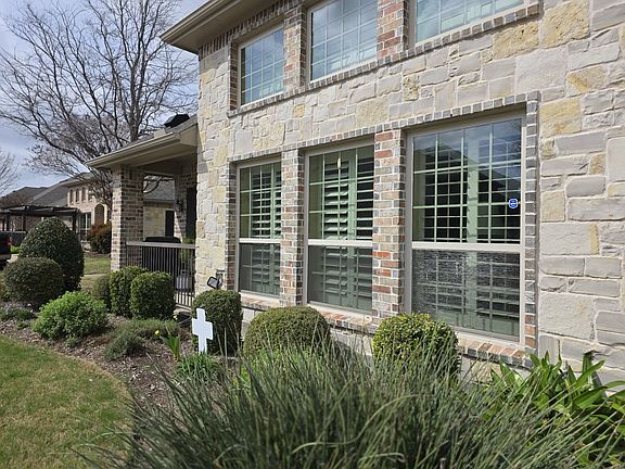 3rd image of 5673 Hummingbird Ln