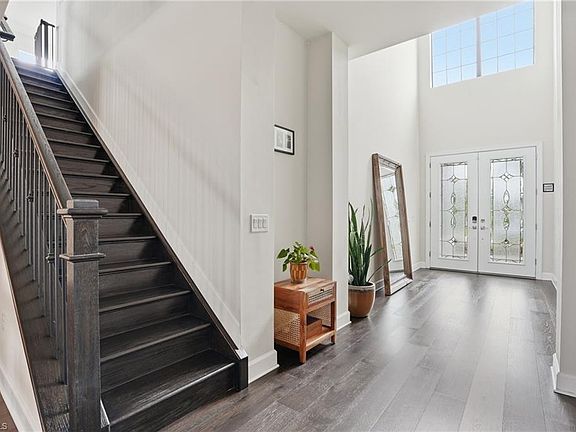 4th image of 19696 Aqua View LN