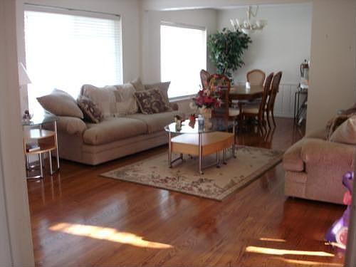 Hardwood Floors, Formal Living Room and Dinning Room