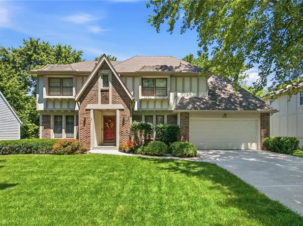 8412 W 116th Ter, Overland Park, KS 66210