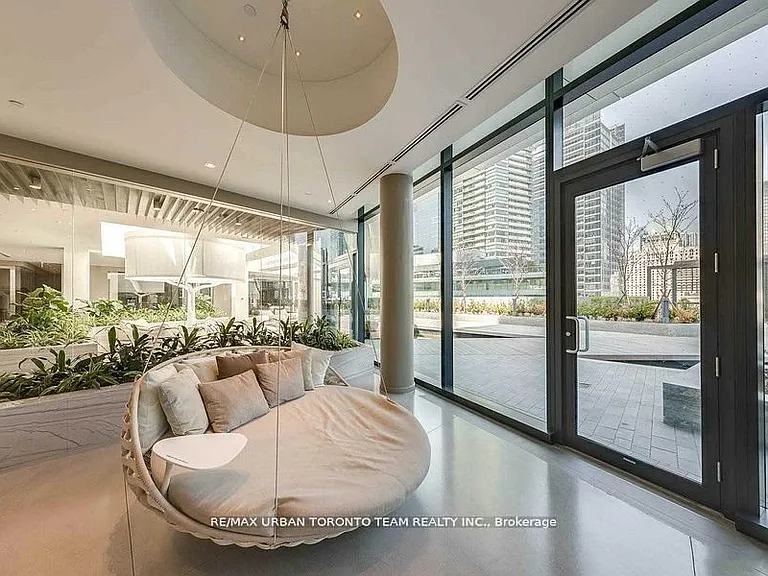 100 Harbour St #2402 — Photo 27