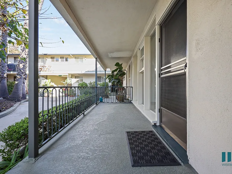 605 Barrington by Wiseman — Photo 11