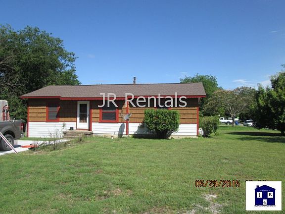 3rd image of 802 Morris Dr