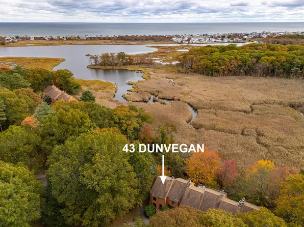 43 Dunvegan Woods Drive, Hampton, NH 03842