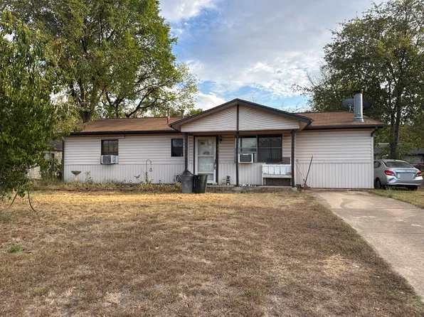 345 Shoreline Dr, Azle, TX 76020