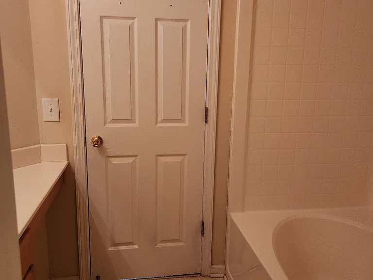 6051 Grovegate Ln — Photo 8