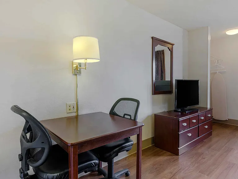 Studio Suite - 2 Full Beds