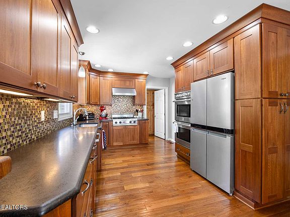 4th image of 2103 Waterloo Rd