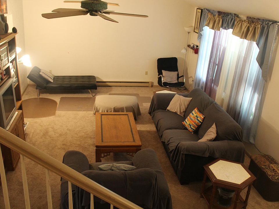 1st image of 556 Lanceshire Ln