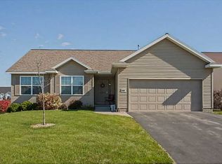 633 Limerock Dr NW, Cedar Rapids, IA 52405
