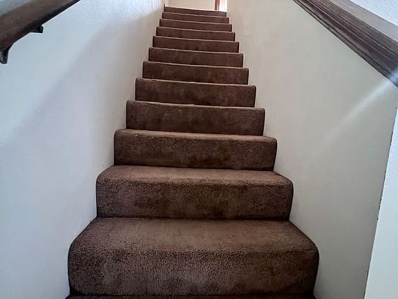5th image of 215 W Hudson St APT D