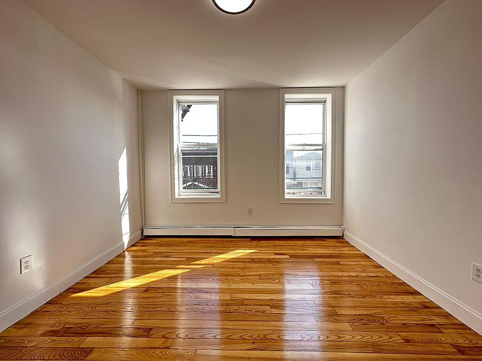 2nd image of 25 E 17th St #5D