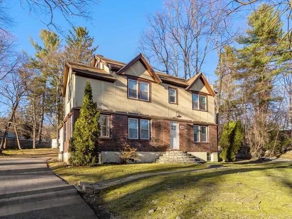 560 Salisbury St, Worcester, MA 01609
