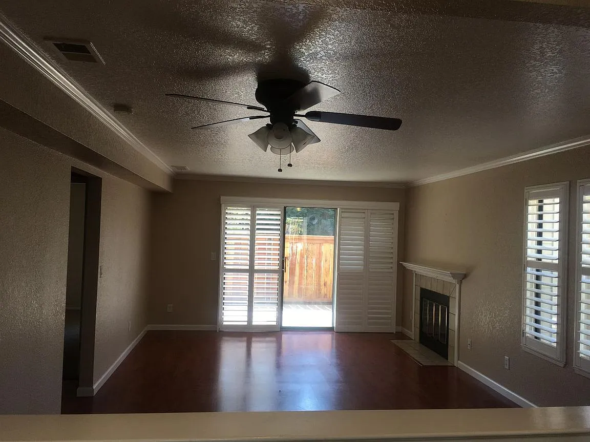 2401 Eilers Ln Unit 1007 photo 1