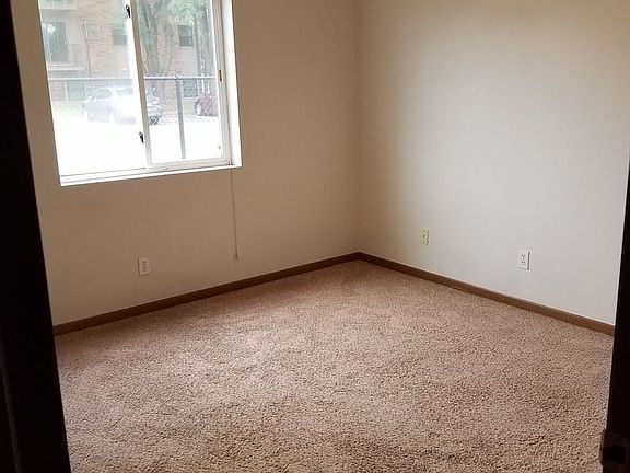 5th image of 645 Stonehaven Dr Unit 104