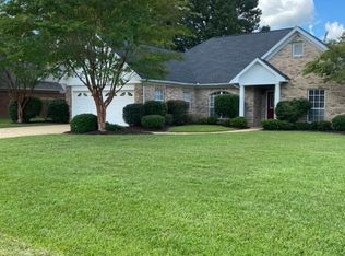 584 Oakdale Dr, Columbus, MS 39705