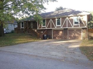 3905 SW 9th St, Blue Springs, MO 64015