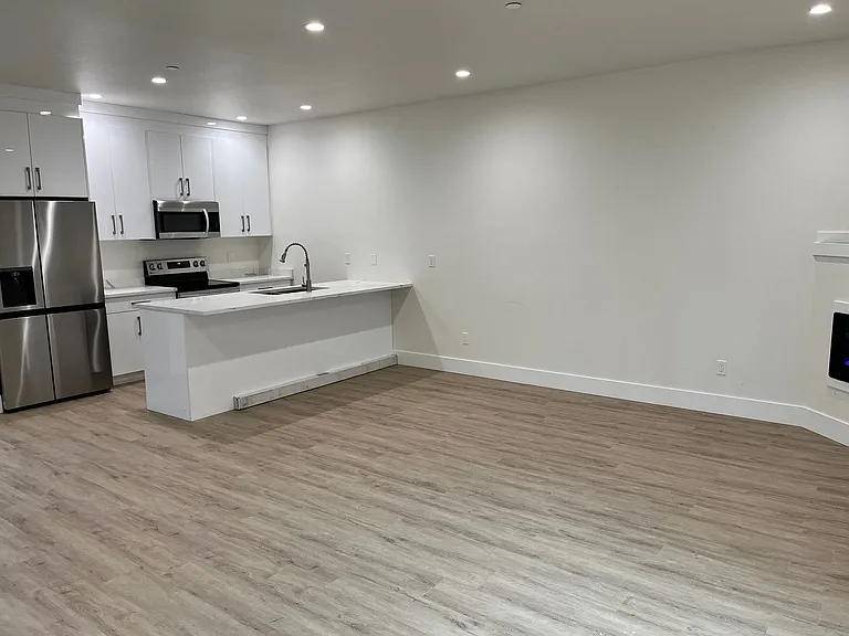 5872 Cedar Pl #104 — Photo 3