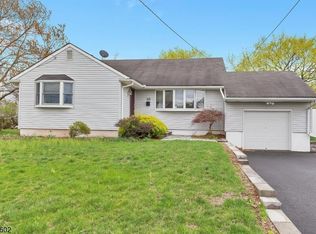 10 Briarwood Dr, Somerset, NJ