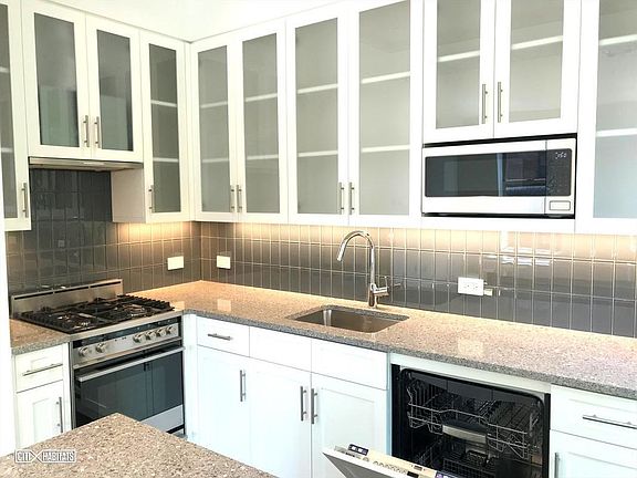 5th image of 215 W 10th St APT 2D