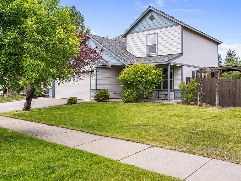 61095 Borden Dr — Photo 2